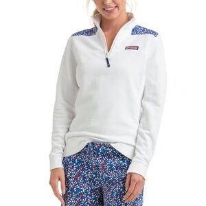 Vineyard Vines White Sweatshirt with Blue Accents